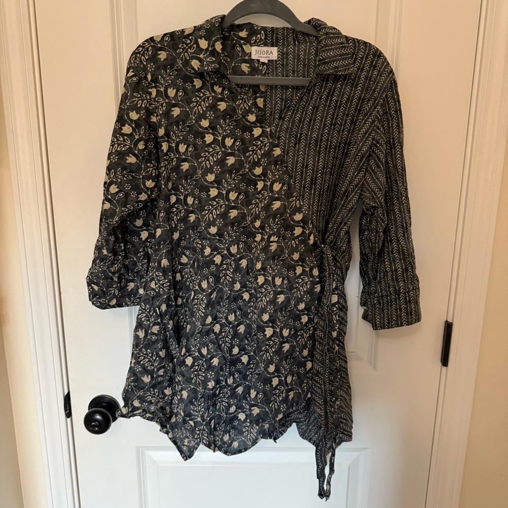 JISORA Dainty Florals with Arrows on Blue Cotton Top - Picture 8 of 14